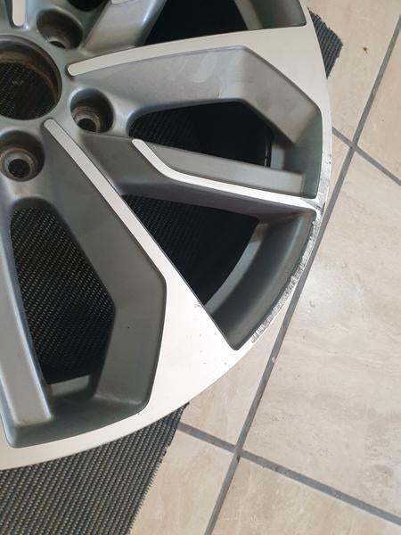 Original Used Audi Q2 35 TFSI TIP 19 Inch Alloy Mag - 8.0Jx19H2