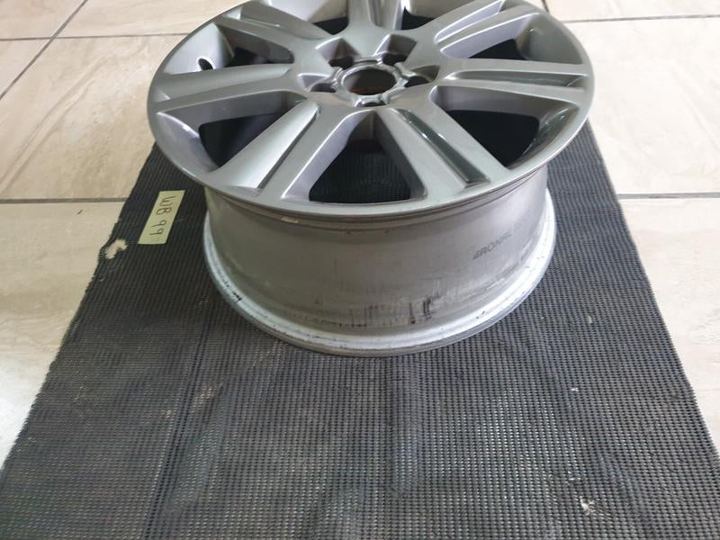 Original Used Audi A4 Quattro 2008 17 Inch Alloy Mag - 7.5Jx17H2 - Professionally Repaired
