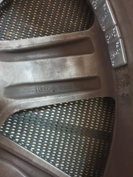 Original Used Audi A4 Quattro 2008 17 Inch Alloy Mag - 7.5Jx17H2 - Professionally Repaired