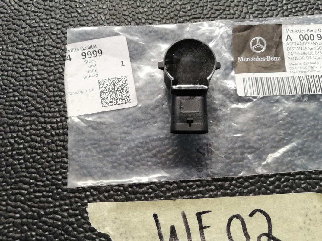 Mercedes-Benz V-Class Vito Viano 2023 Front Centre PDC Sensor