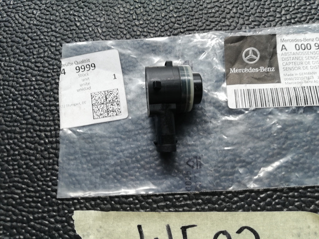 Mercedes-Benz V-Class Vito Viano 2023 Front Centre PDC Sensor