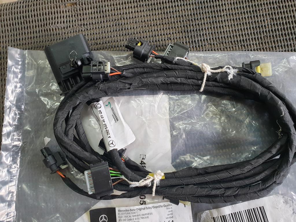 Mercedes-Benz GL X164 Front Bumper Parking Wiring Harness