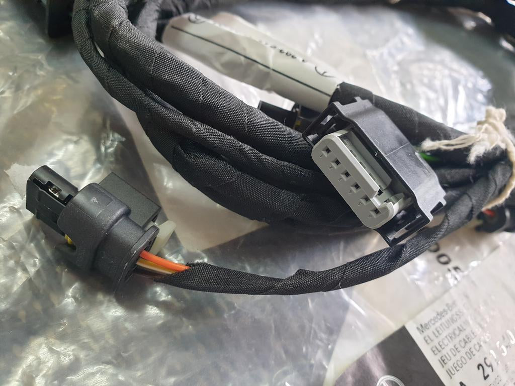 Mercedes-Benz GL X164 Front Bumper Parking Wiring Harness