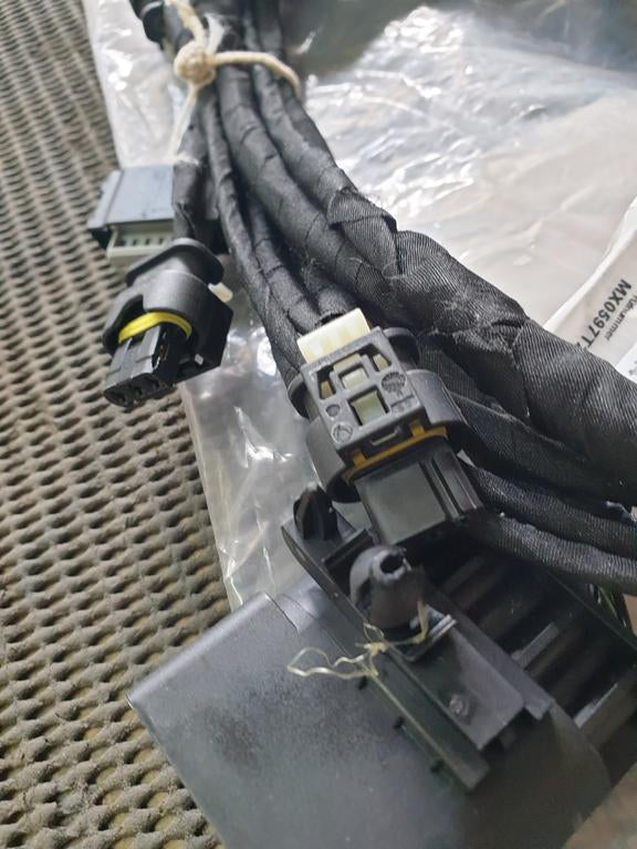 Mercedes-Benz GL X164 Front Bumper Parking Wiring Harness