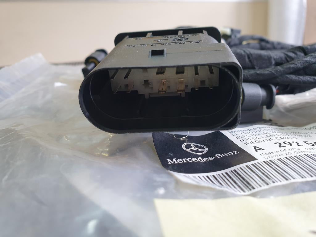 Mercedes-Benz GL X164 Front Bumper Parking Wiring Harness