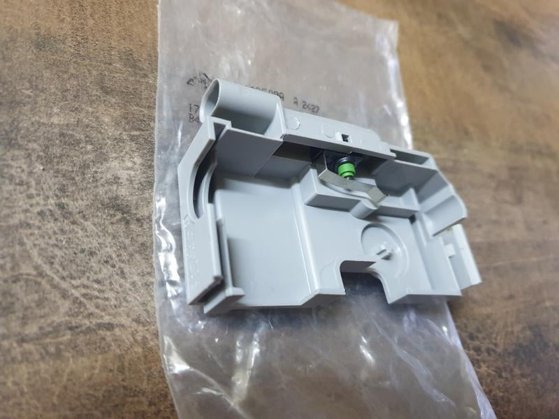 Original New Mercedes-Benz C-Class W205 Right Front Bonnet Lock Contact Switch