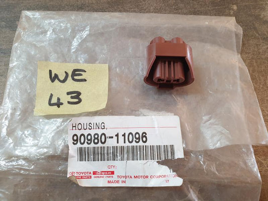 Original New Toyota Female Housing Plug Connector