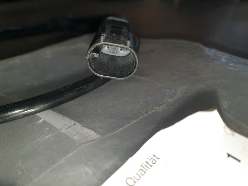 Original New Mercedes-Benz GLA Left Front Speed Sensor