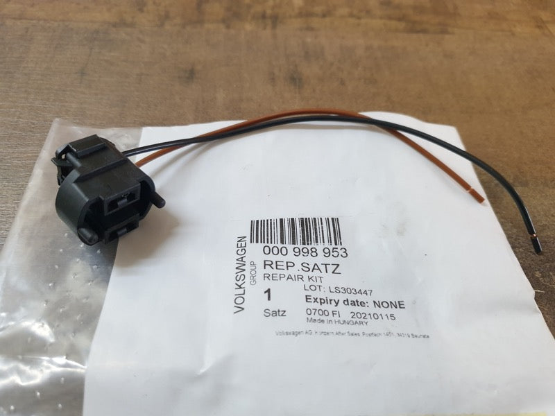 Original New Audi Volkswagen Headlight Bulb Socket