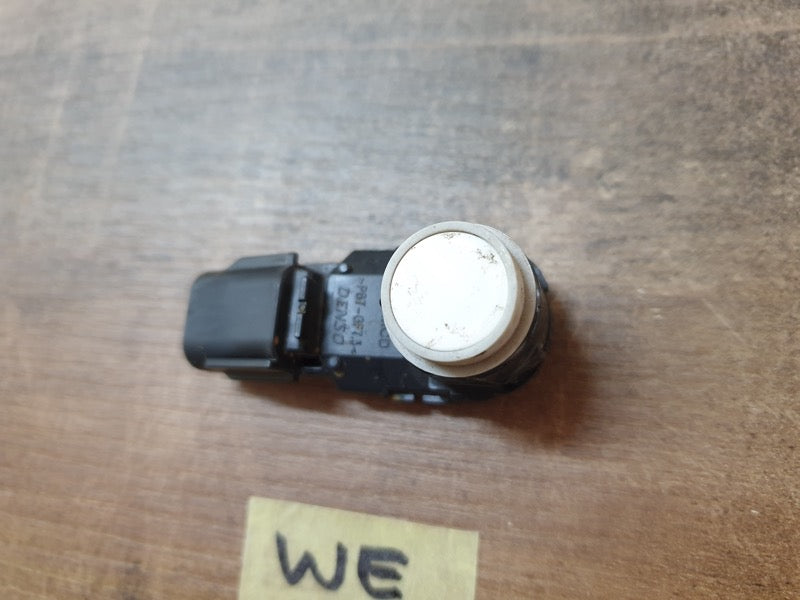Original Used Toyota Hilux Right Front Parking PDC Sensor