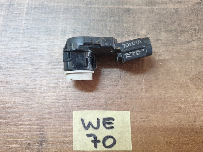 Original Used Toyota Hilux Right Front Parking PDC Sensor