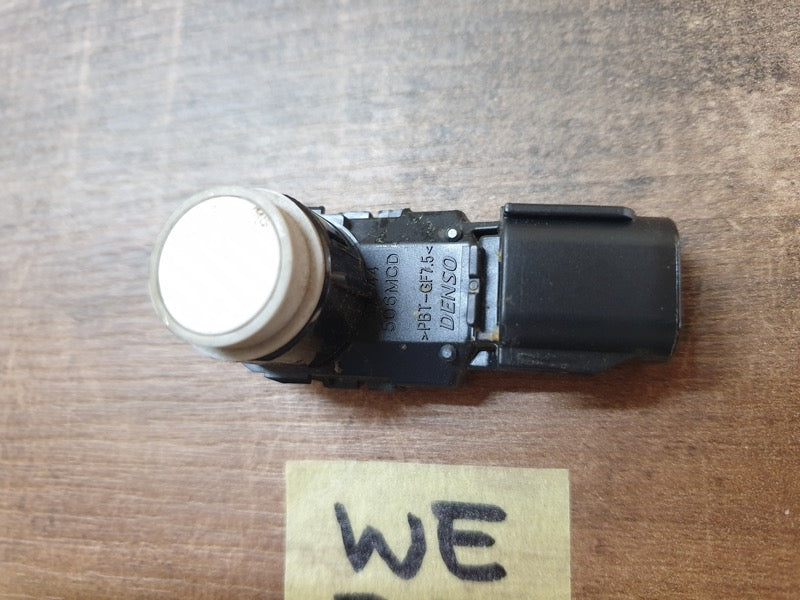 Original Used Toyota Hilux Left Front Parking PDC Sensor