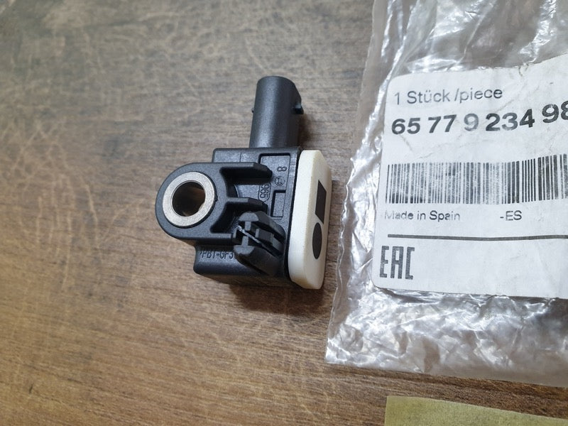 Original New BMW 3 Series F30 F31 Left B-Pillar Side Impact Sensor